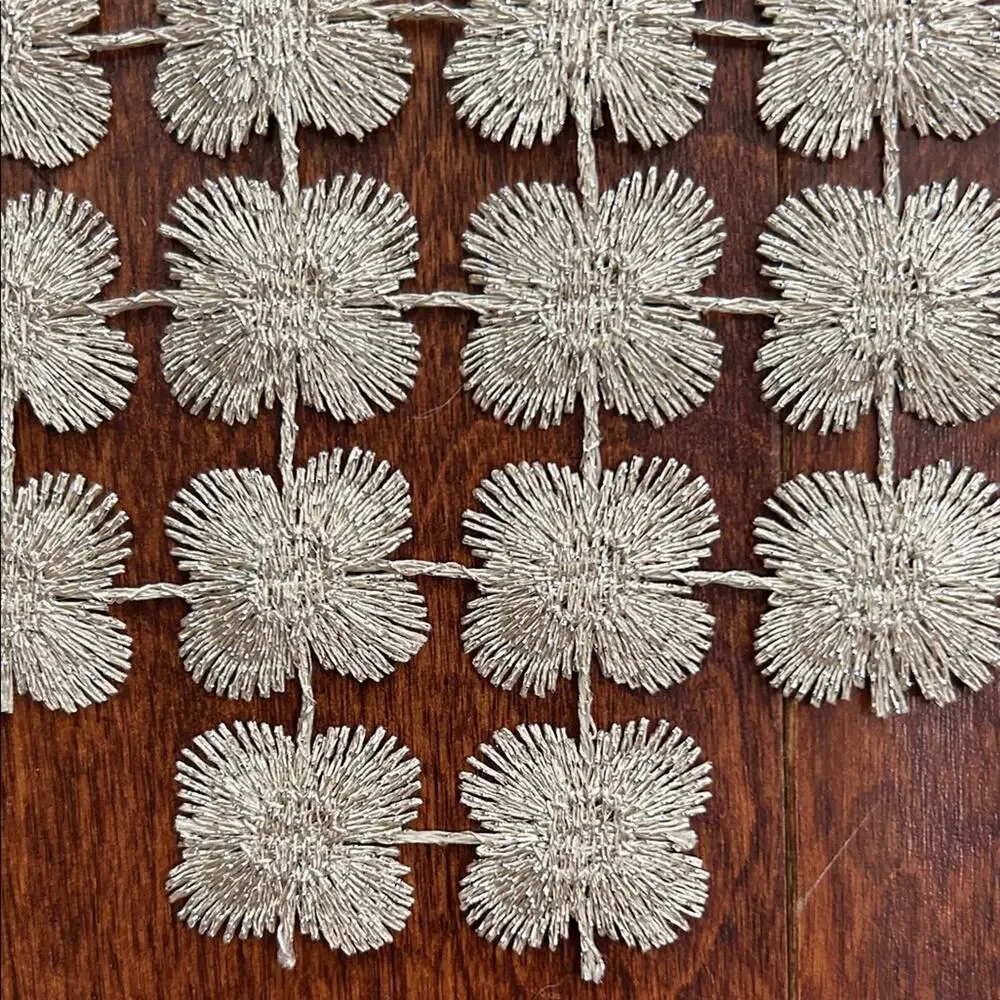 Valea Home Glitter Clover Table Runner, Made Up Of Lovely Metallic Flowers